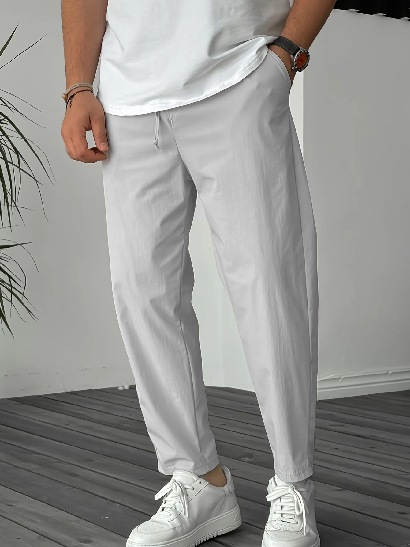 Pantalón tapered esencial con cordón